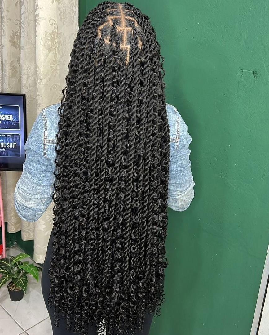 Passion twists with curly texture